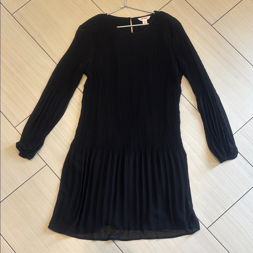 Elegant Black Pleated Dress